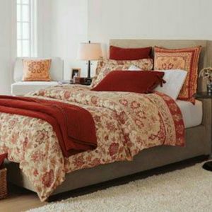 Pottery Barn Full/ Queen Duvet + 4 matching Shams